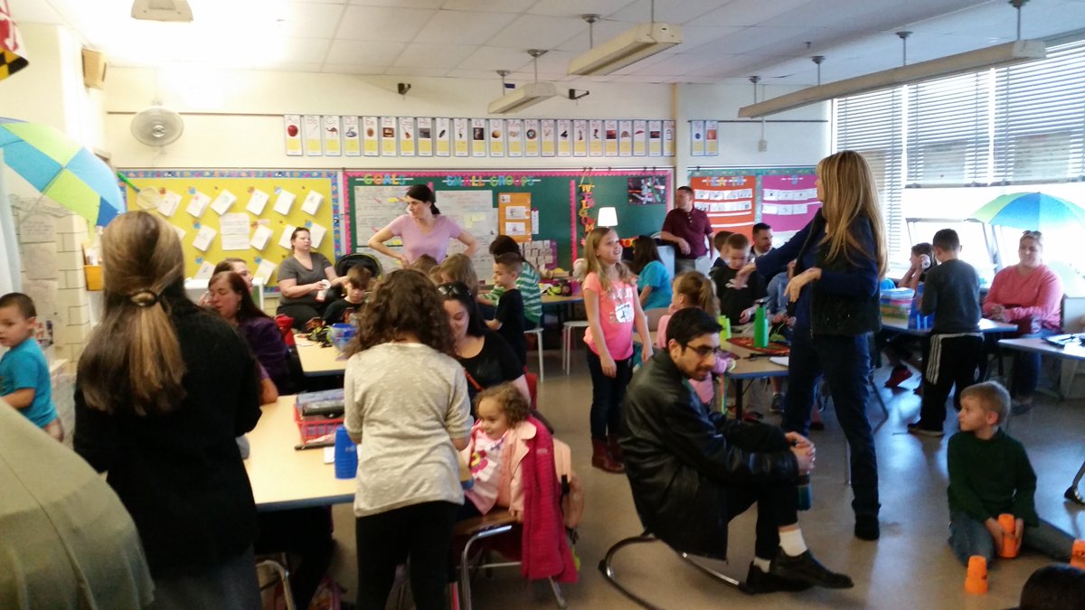 GrangeES2nd's tweet photo. Stallion Sport Stackers competing for the grand championship at our school tournament! Congrats to all! @GrangeES @Piriemath @starlenarose https://t.co/zzKrx2zguB