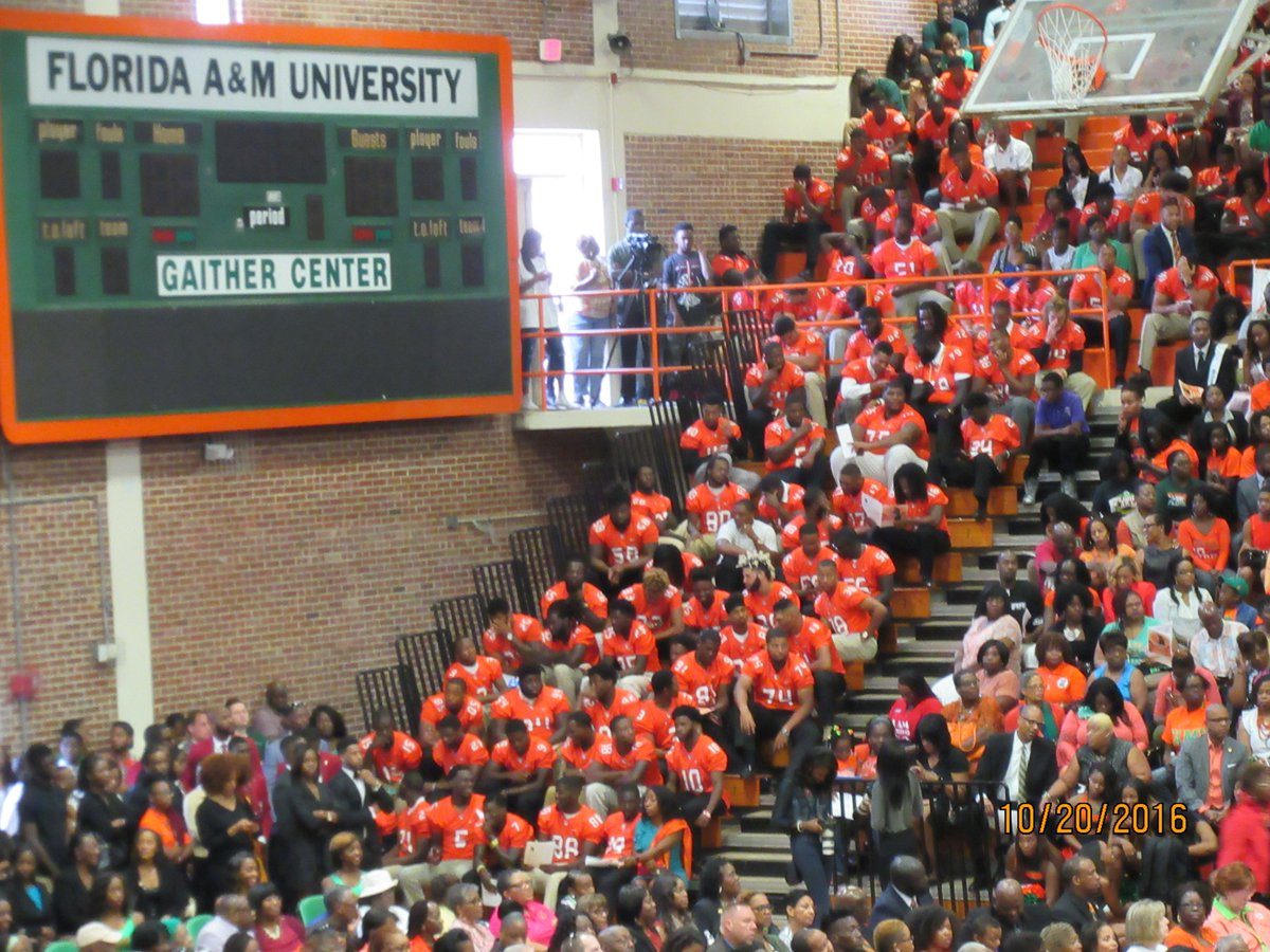 rick_son7's tweet photo. FAMU HOMECOMING 2016!! @CoachAlexWood and the Rattlers!! Standing room only!! @FAMUFOOTBALL !! GO RATTLERS!!! CAN'T WAIT!! https://t.co/tZSzfGY7U7