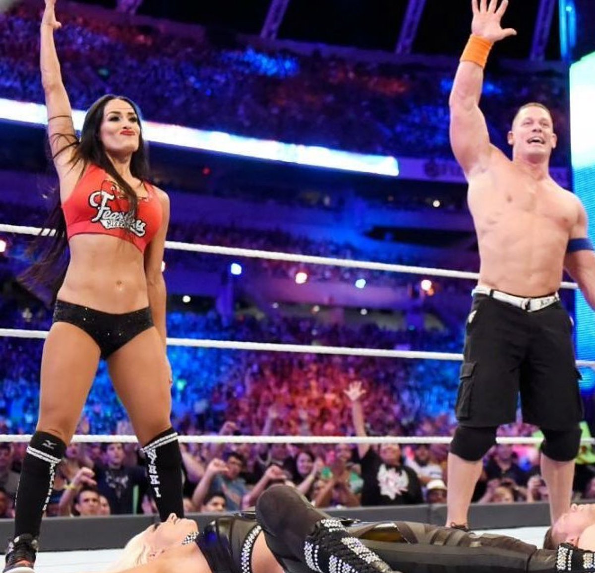 bestofbellas's tweet photo. #WrestleMania https://t.co/av3JLYDezw