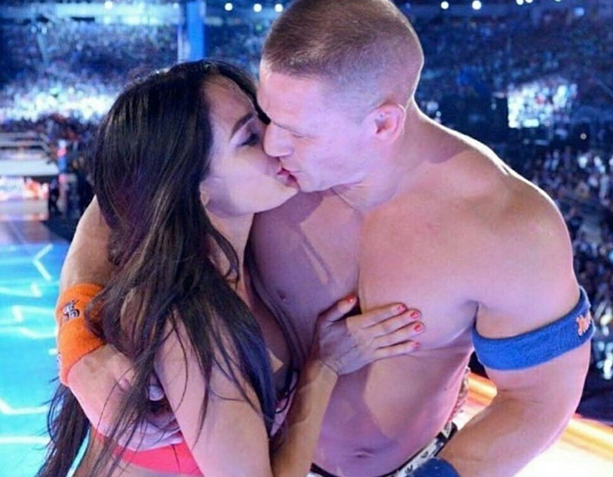 bestofbellas's tweet photo. #WrestleMania https://t.co/qzBL1c63fM