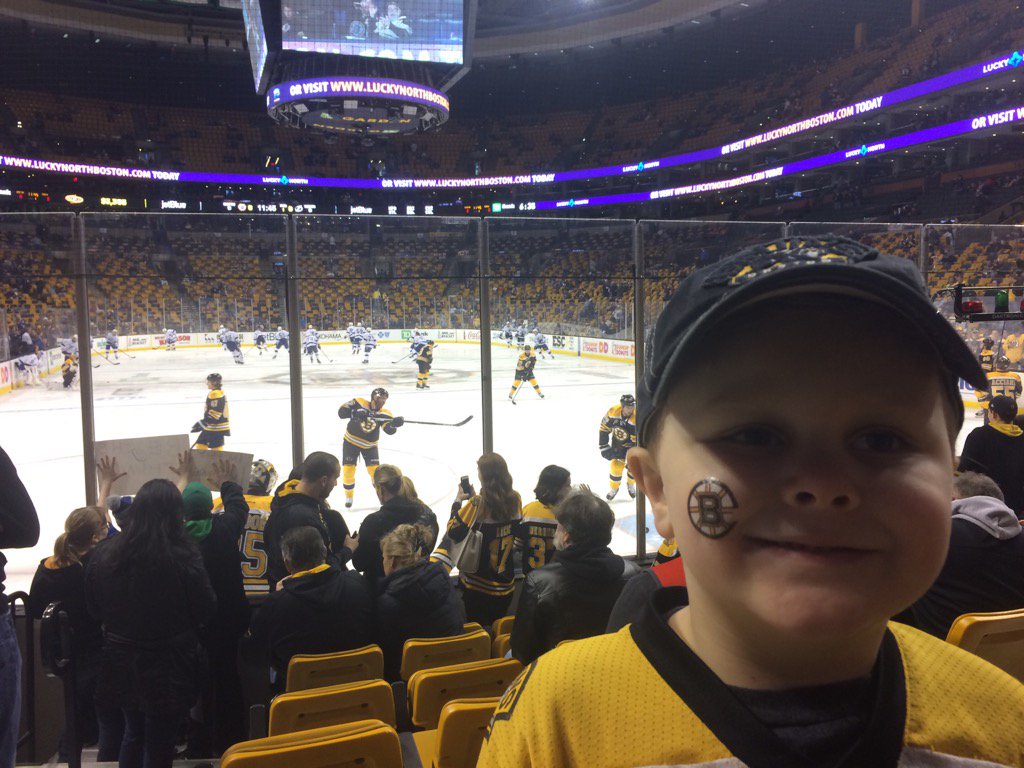 jay2our's tweet photo. @NHLBruins 1st game! #NHLBruins https://t.co/eNg7TYbCRV
