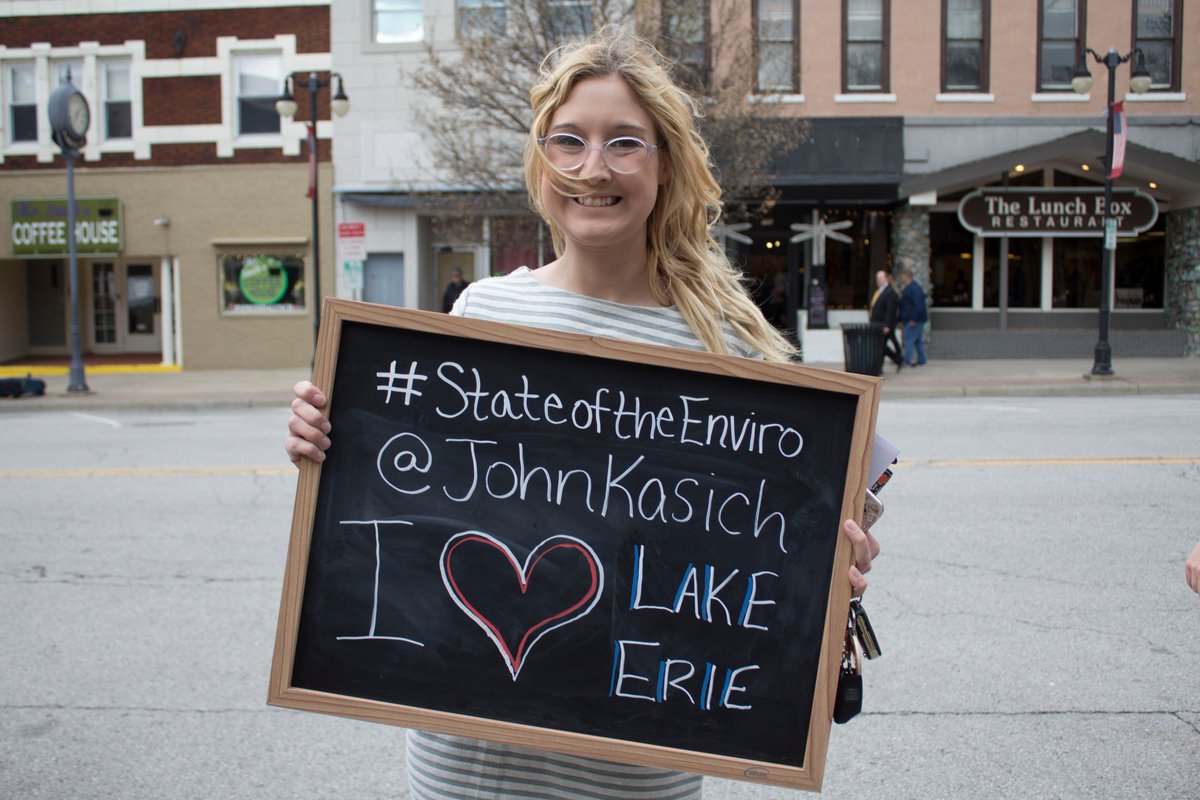 OECActionFund's tweet photo. The queue into #OHSots. People are showing support for #LakeErie protections and voicing concern about #GLRI cuts. #StateoftheEnviro #OHSots https://t.co/Jj7pHHiD3U