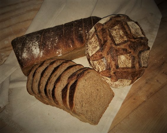 uticabread's tweet photo. Stop in and try our new Whole Wheat Levain! Crusty and Magnificent. #uticabread #greatbreadgreatcity #levain #wholewheat https://t.co/vsGz2SYM0y