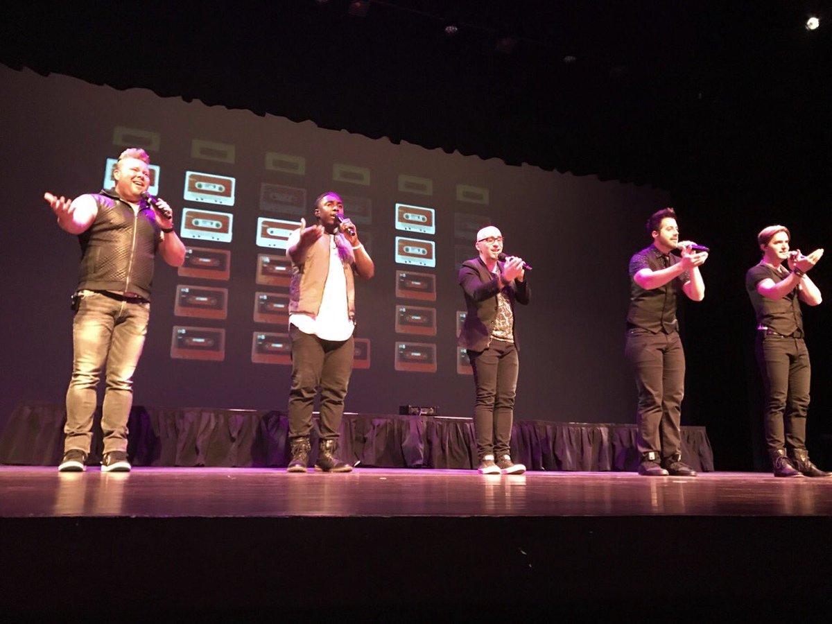 theVoicePlay's tweet photo. We have the finest arm-ography in the biz. Just sayin'. https://t.co/woTWPswhW3
