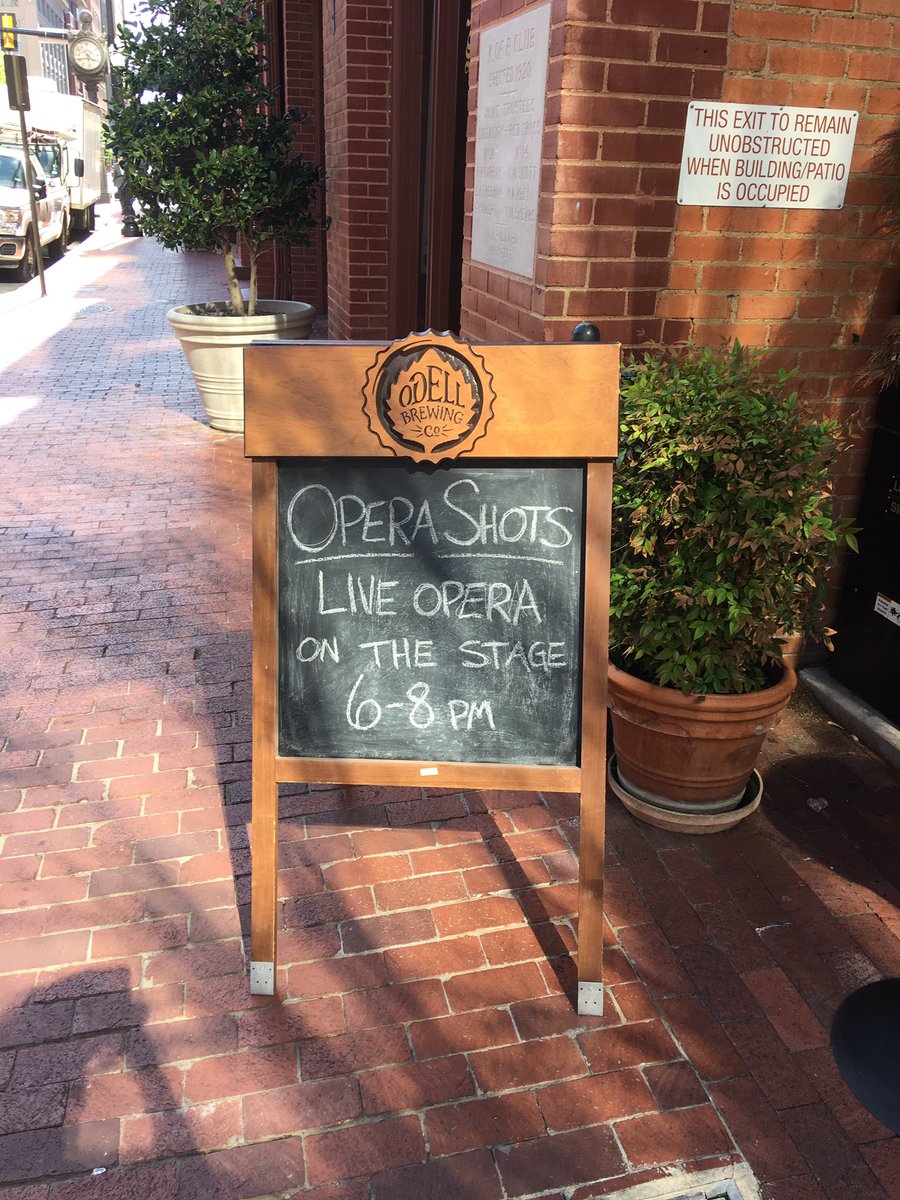 FortWorthOpera's tweet photo. It's happening! FWOpera's #OperaShots @FlyingSaucerFW. We're going until 8 pm. Come on down to @sundancesquare! https://t.co/ALomVimeS6