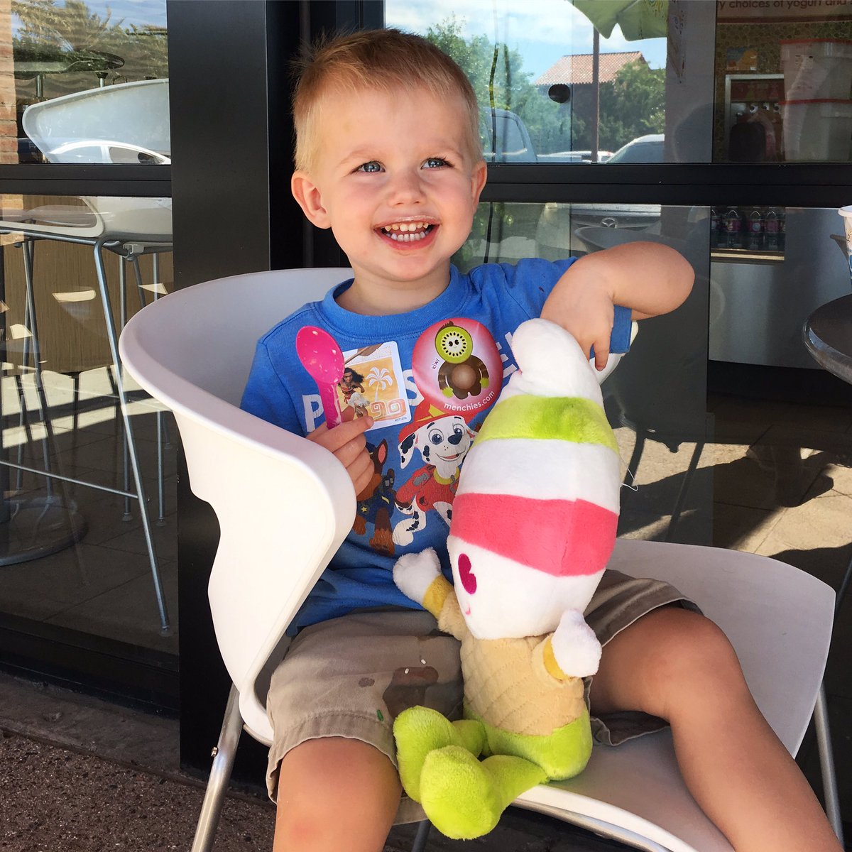 MenchiesGilbert's tweet photo. Menchie's=smiles https://t.co/rNDgkAtmKO