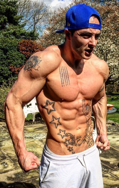 Prison2Perfect's tweet image. Shredz coming, hard work paying off #SHREDDING #summerbody #workout #hardworkpaysoff