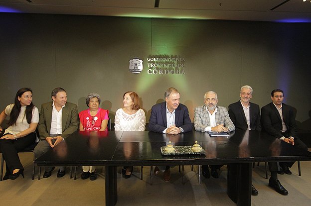 gobdecordoba's tweet photo. #AcuerdoCórdoba busca mejorar las condiciones de empleo del #SinPeCaF y crear Constancia Única de sus trabajadores.
https://t.co/PSM31w2hax https://t.co/2XLxjzQ7m9