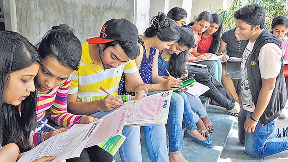 htTweets's tweet photo. India's top colleges, JEE Main unofficial answer keys and more: Your one-stop destination for education news https://t.co/DkGdremEOU https://t.co/dGcmpjxkUQ