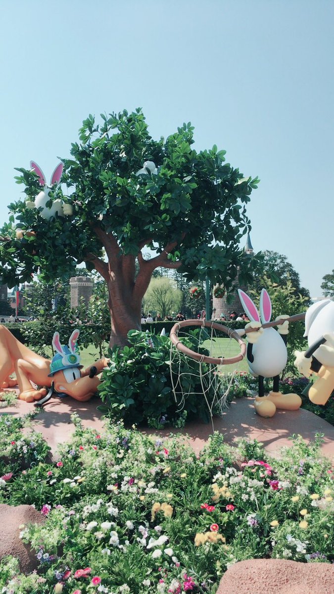 mii_usaaa's tweet photo. 昨日友達とディズニーランド行ってきた🐭💕お揃いコーデ◎
イースター初日でめっちゃ混んでた笑
とんすけ可愛すぎた！！！笑 https://t.co/irlnwj7XNp