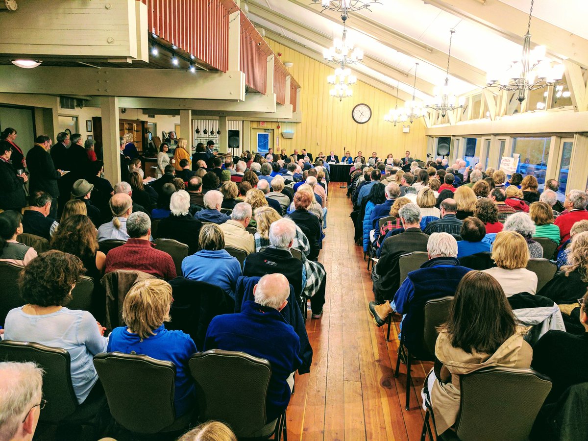 Incredible turnout for #MWConvos Town Hall with loud, clear message from Mass residents - they want progressive change &amp; they want it now!