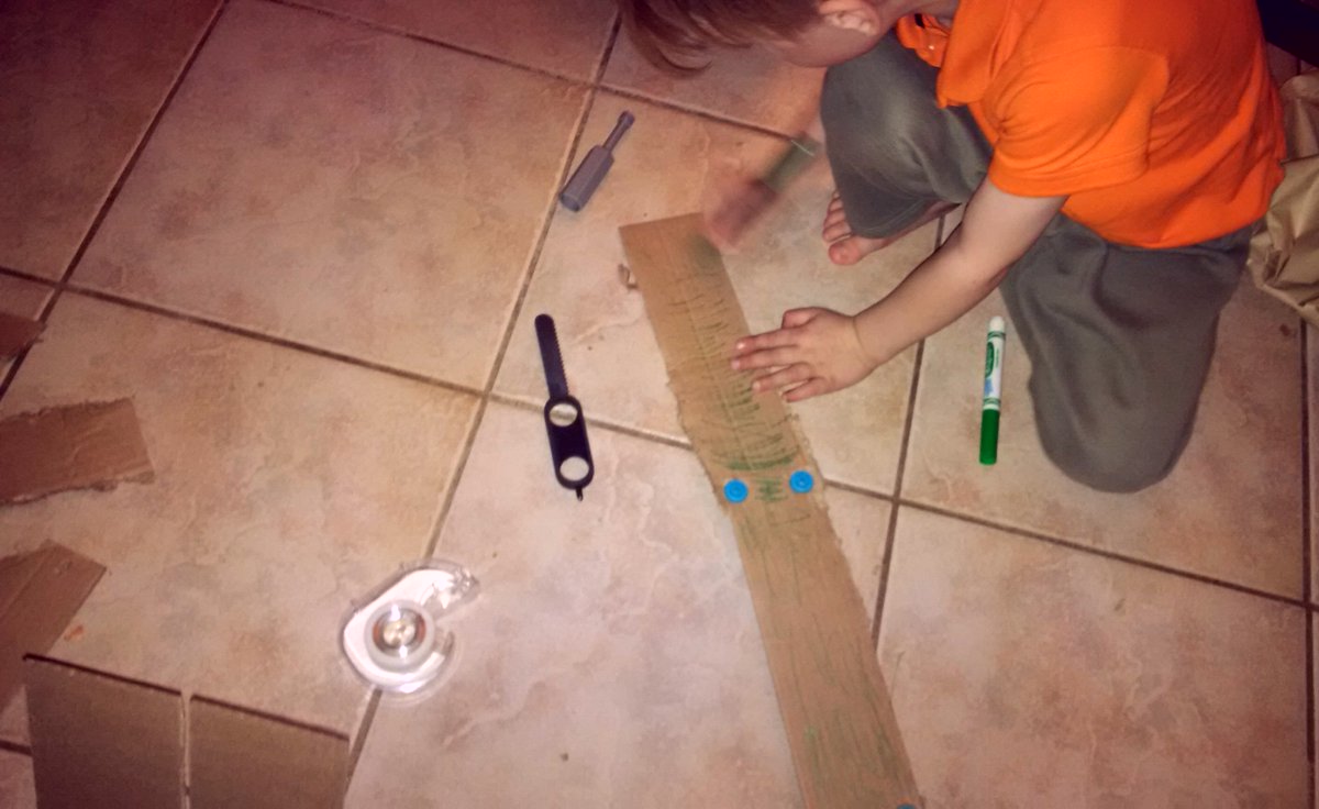 LauraKerpel's tweet photo. Busy constructing with our new #makedo kits. So much fun cutting and fastening the cardboard. #stem_dll https://t.co/3PljBLHeKo