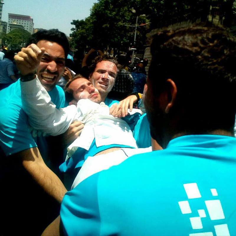 MariaCorinaYA's tweet photo. Srs Cancilleres #OEA, represión del régimen de Maduro arrecia cada día. Es necesaria reunión de emergencia de Cancilleres #DictaduraEnVzla https://t.co/ahKUBqwiaS