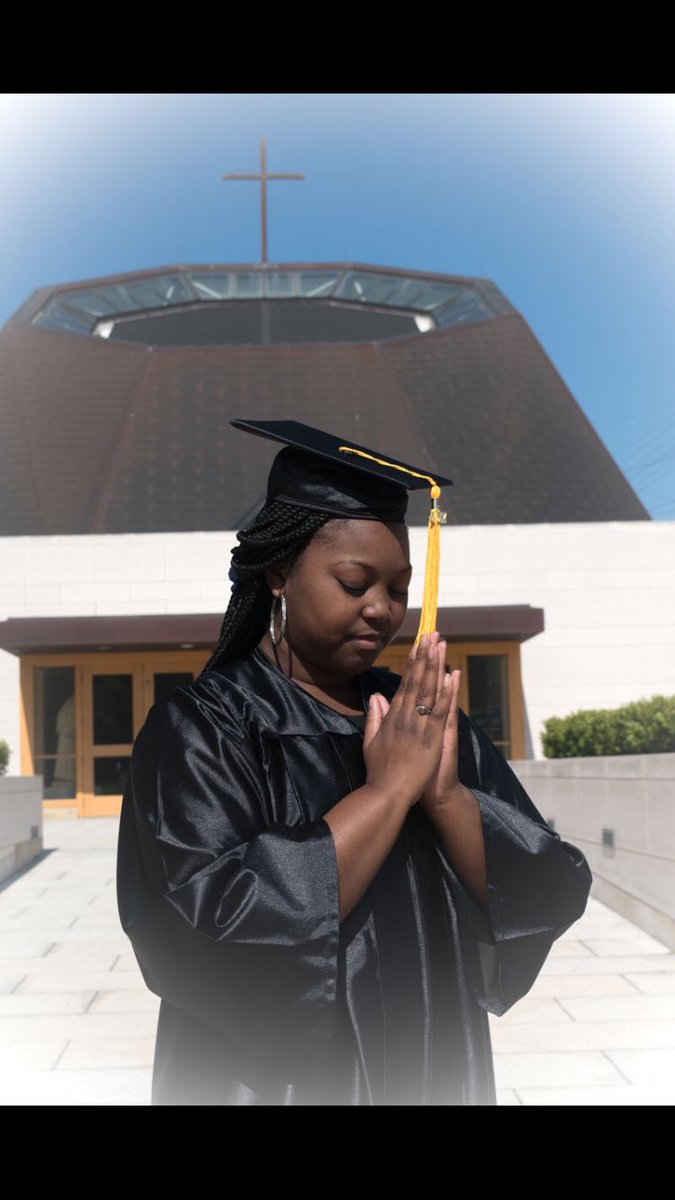 Artisan_Slacker's tweet image. XU'17... I been putting in work! #ShotByMe #photography #GraduationInMay