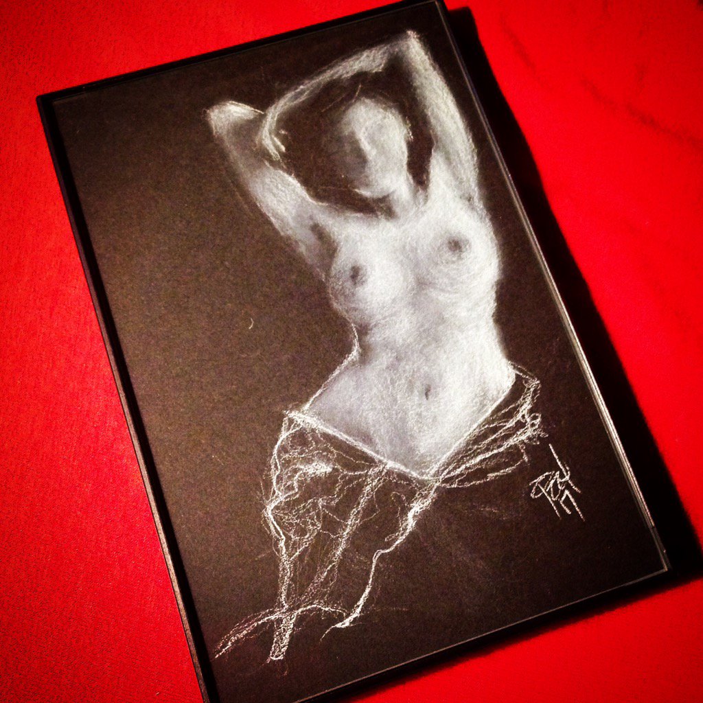 izartserrano's tweet photo. $50 #framed #4x6 #charcoal #drawing of a #beautiful #female #fıgure #DM me for #paypal #safe #order #freeshipping https://t.co/MeLQXf52C7