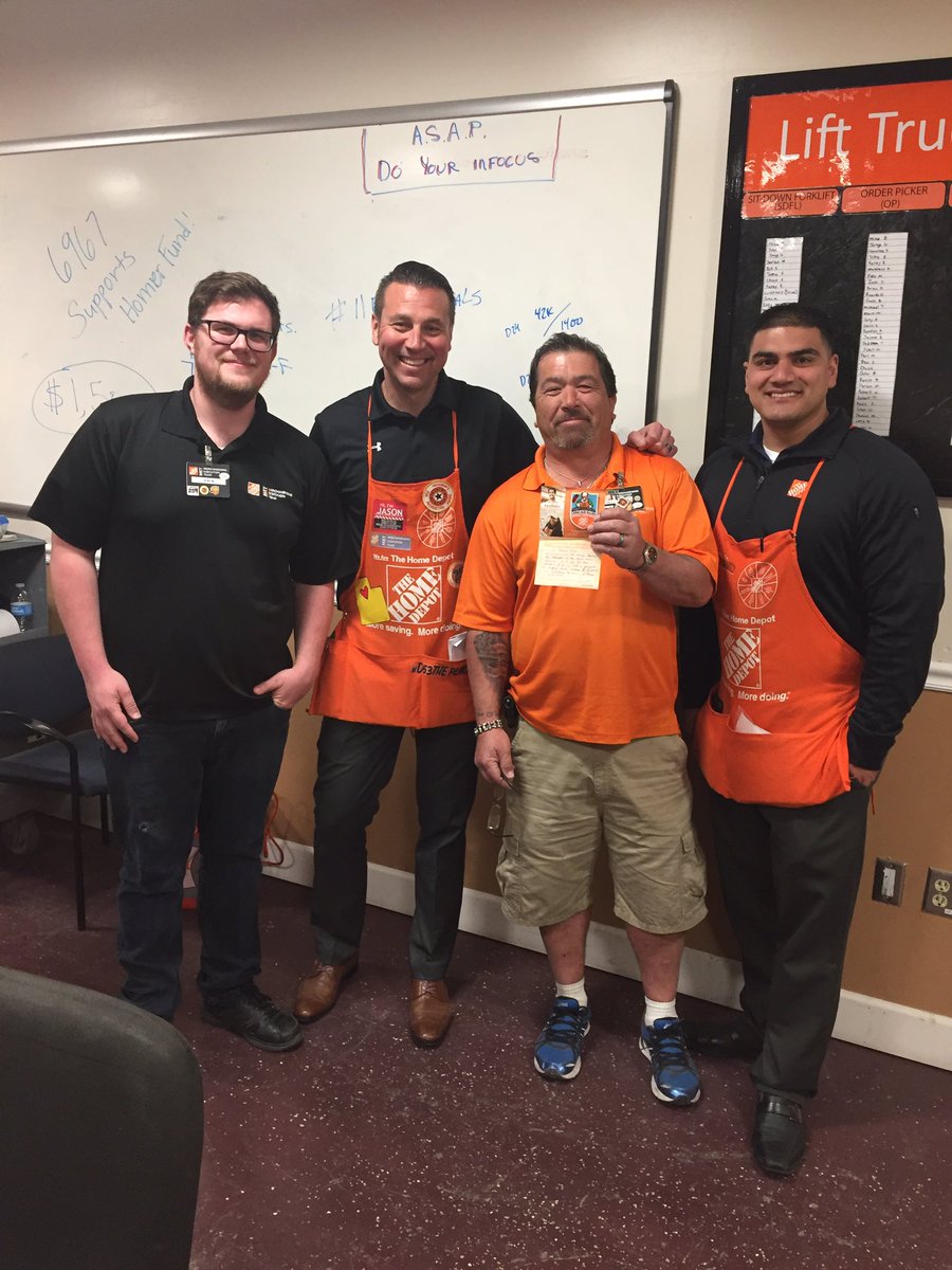 JStorrs91's tweet photo. Meet yet another MET Founder James Korn and MEAS Zach Belloni very proud of this #METteamwork #OneTeam #PNBestNWest @GlennHD209 https://t.co/YoHc0uqh37