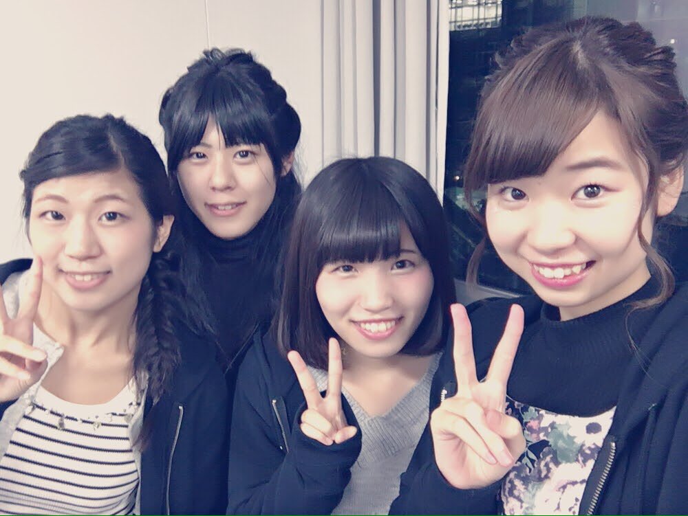 明治大学 駿台企画研究会 Sps 声優 去年は 人気 男性声優の阪口大助さん 中村悠一さんをお招きして トークショーを開催しました 人気男性声優のお二人が明治大学のボックス サークルの部室 でお話したらどうなるのかというテーマで進み