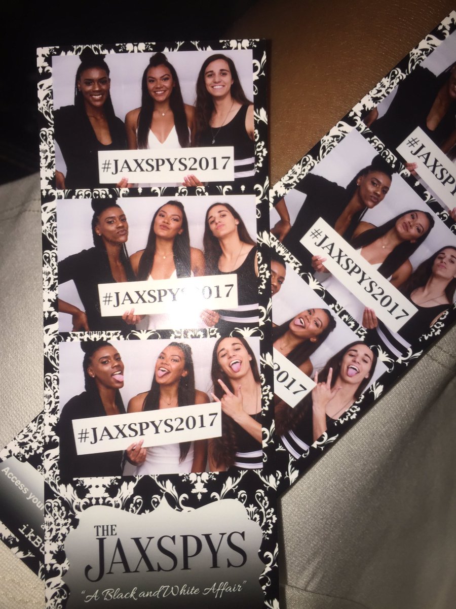 A_stamatis7's tweet photo. we put on for JUVB 😛 https://t.co/TKwEmWc380