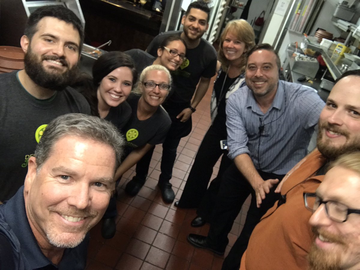 TS5665's tweet photo. Great night at the Altamonte Chilis! Making guests and TM's feel special #chilislove https://t.co/xCNFHFKwVs