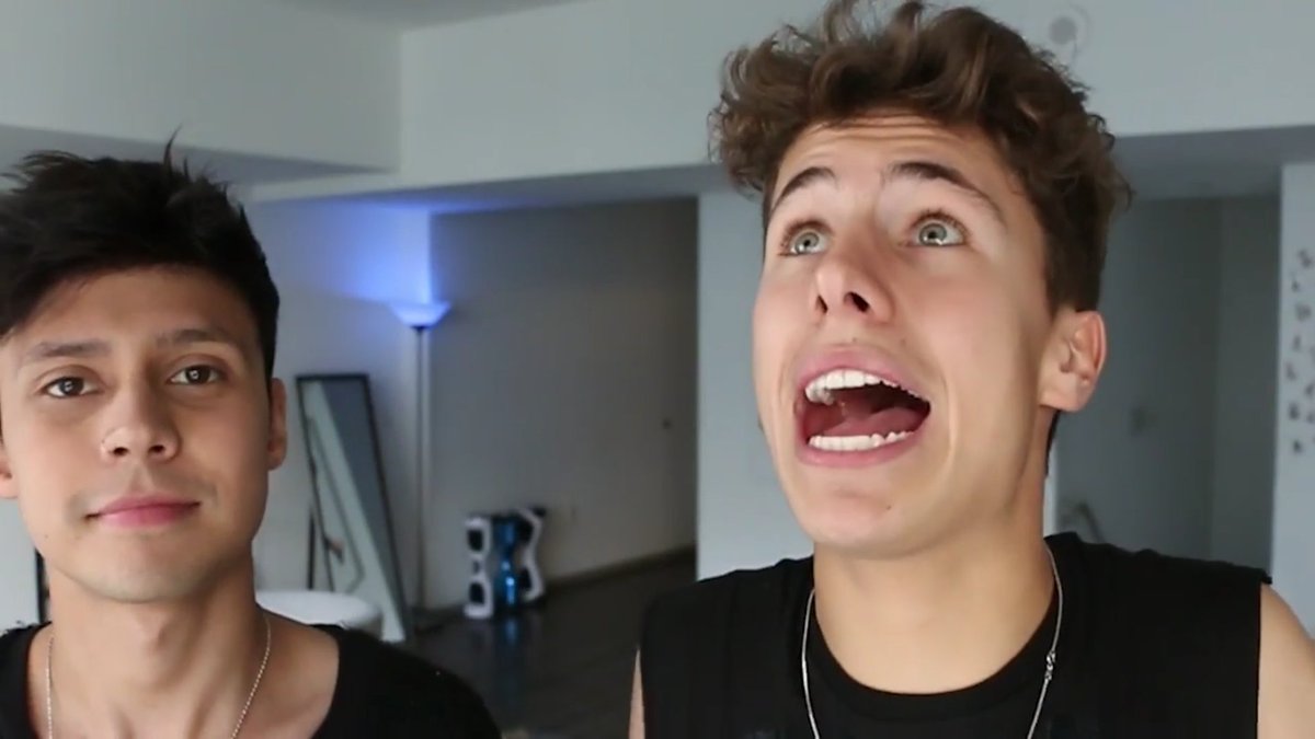 zuricata2002's tweet photo. Pary locaaaa😂😂
@ElJuanpaZurita #JZenUltraMiami https://t.co/NSJe3IBXNI