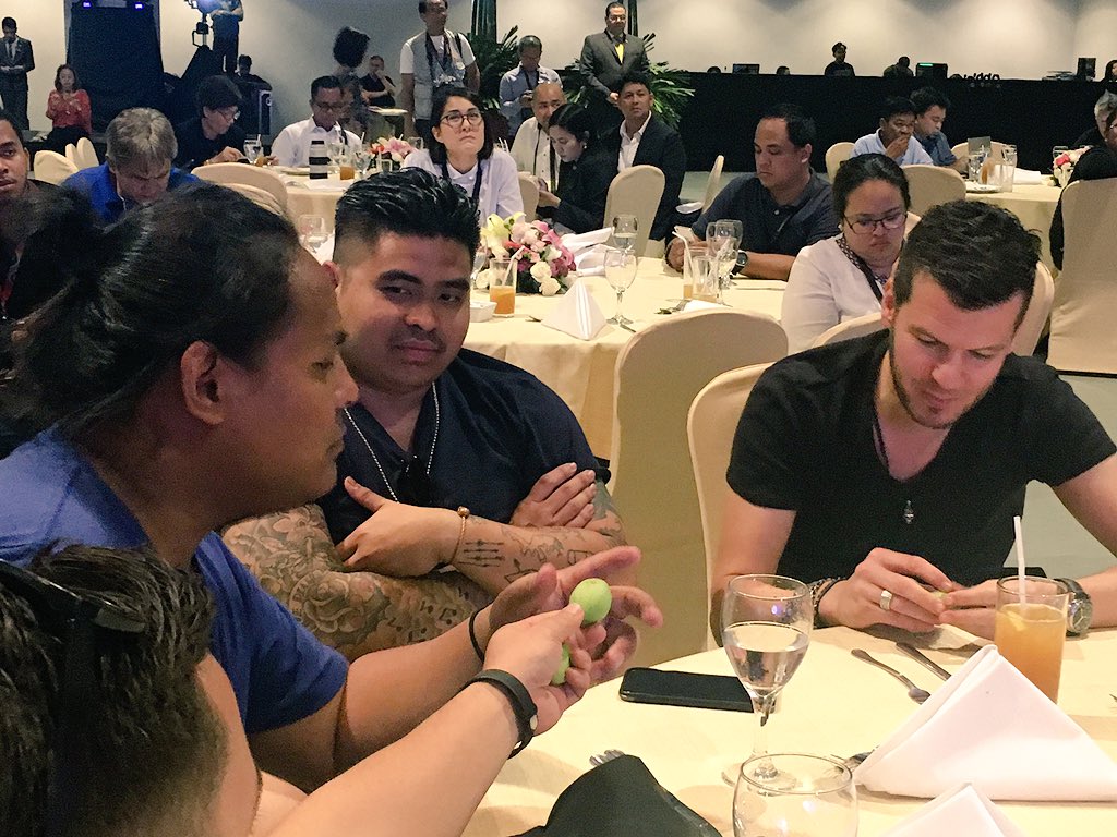 Tras visitar el Farmers Market de #manila, presentación de la tercera edición de #madridfusionmanila que comienza mañana Gran programa!