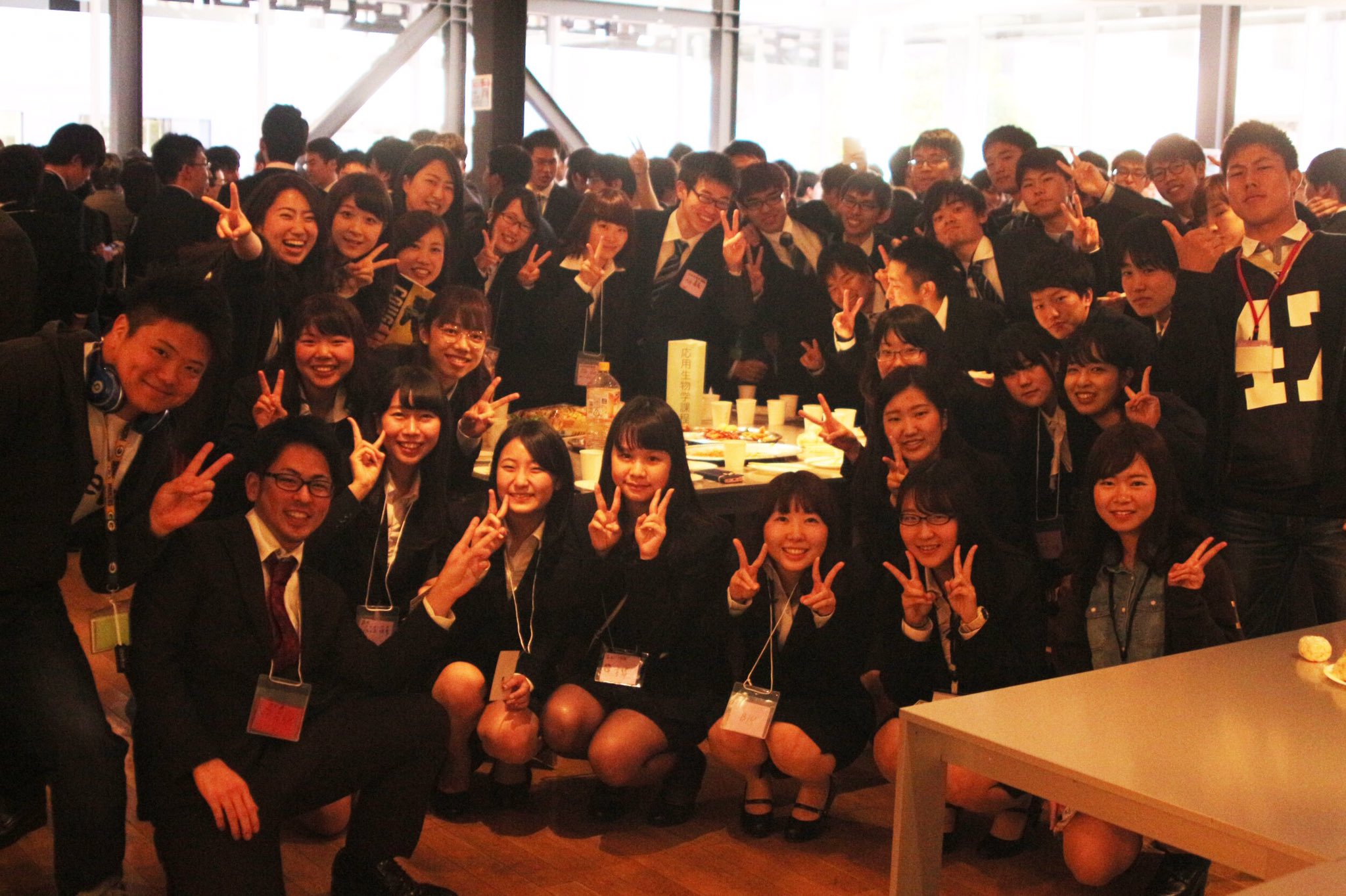 京都工芸繊維大学アメリカンフットボール部 Twitterissa おはようございます 新入生のみなさん 改めて入学おめでとうございます 入学式の後は毎年恒例 学内最大規模のイベント アメフト部の 入学式コンパ 豪華景品が当たるビンゴ大会もあります