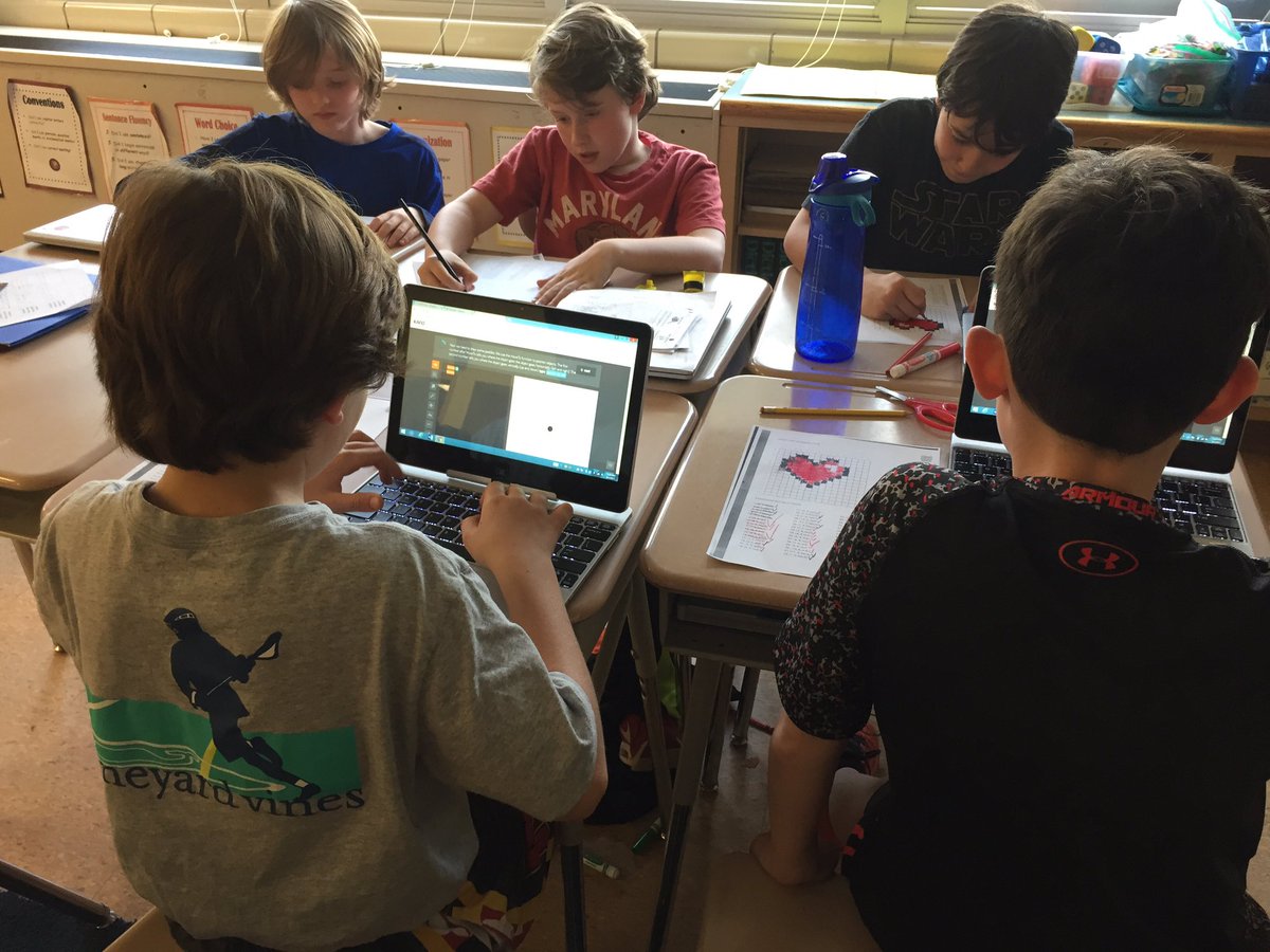 MrsLisaSchultz's tweet photo. 5th graders learning how to code and having fun! #pixelhack #coding #rfes @jenpiet23 @missyfanshaw https://t.co/sJmLfxO4Gw