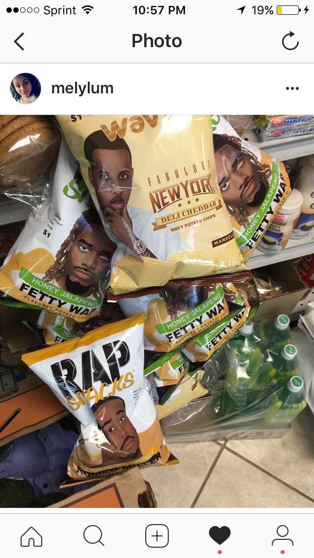 melylum's tweet photo. When I go to the bodega and find this!!π #RapChips #whytho #foundinabodega #cantbelieveit #FettyWapchips #RomeoChips #FabulousChips πβοΈβοΈ π https://t.co/7ckLY2Kmfa