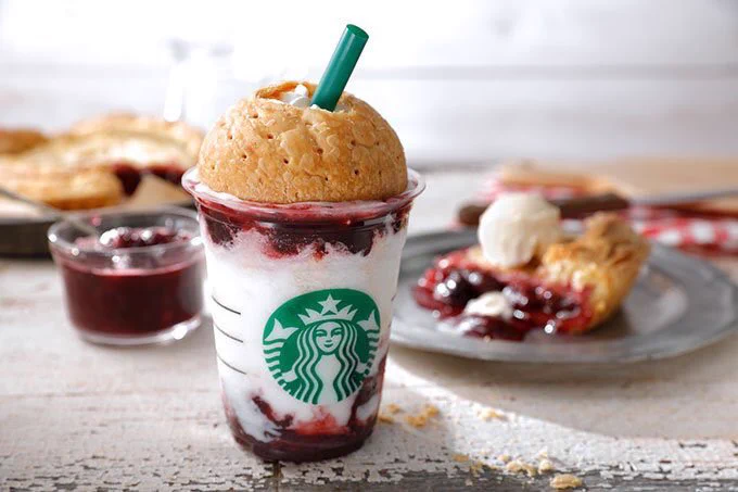 何コレ？パイが載ってるwスターバックスの新作フラペチーノwww