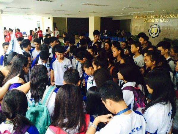 Emanems_'s tweet photo. Never nawala 'to sa batch namin. Prayer is always our secret to success! Thank you God. 💕 #VictoriousGoodBye https://t.co/2gXo0kQDcw