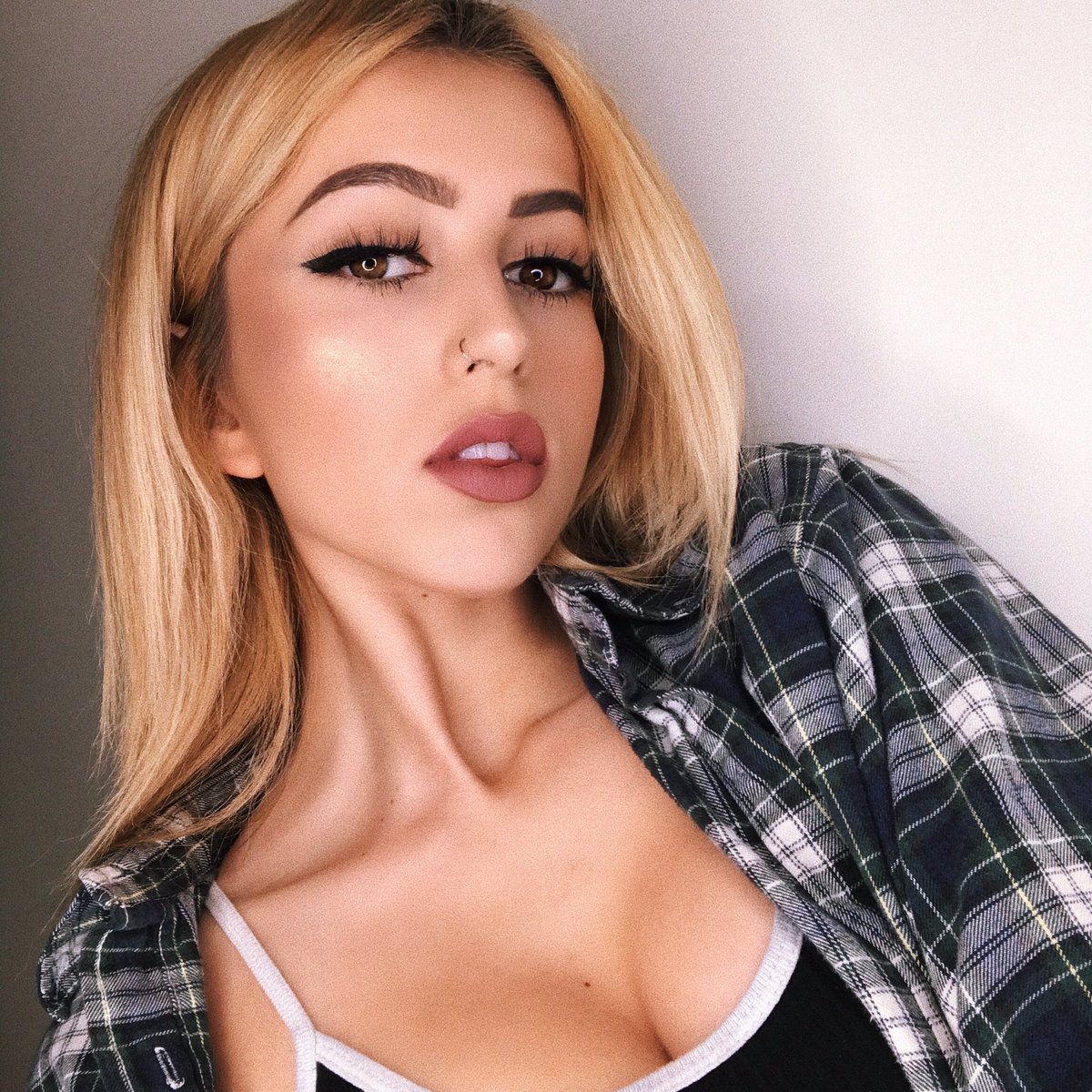 lycia faith. @lyciafaith. bounce back. pic.twitter.com/FBw6A5Lowi. 