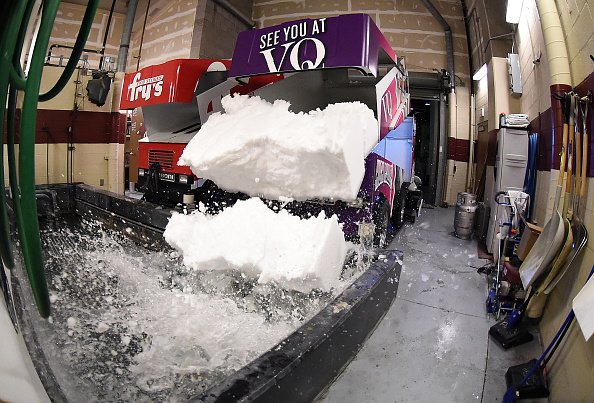 Retweet to win two tickets to #VANvsARI this Thursday + the first intermission Zamboni ride courtesy of our friends at <a href="/GeorgeBrazilPE/">George Brazil - PE</a>!