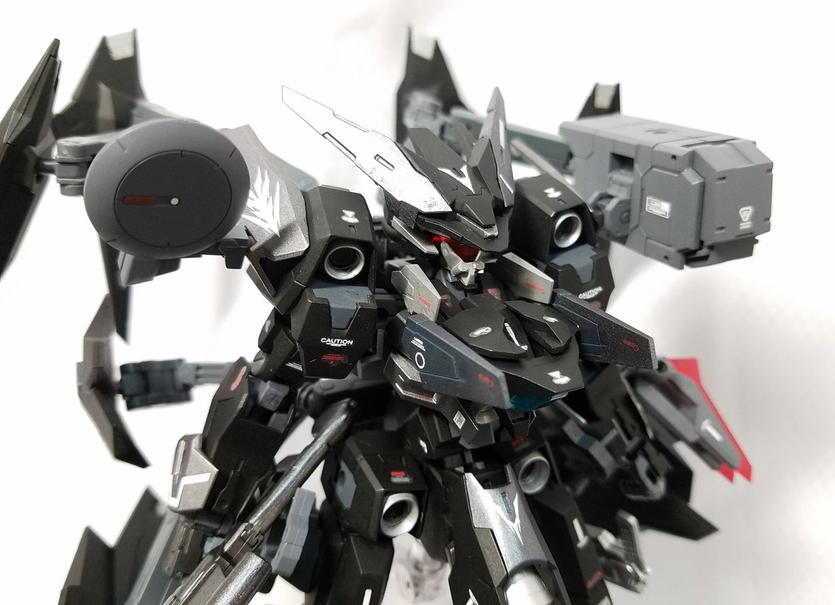 ふまほう 機体名のティソーナは 使用者の力量によって性能が変わる という伝説のある聖剣です 左肩のミサイルはスモークやチャフといった補助兵器になってます