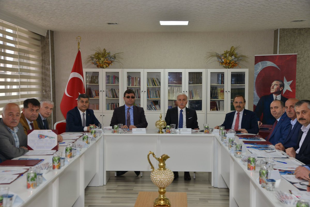 TCSamsunValilik's tweet photo. Bafra Karma ve Medikal İhtisas (OSB) ve Tarıma Dayalı Sera Organize Sanayi Bölgesi toplantısı, Sayın Valimizin Başkanlığında gerçekleşti. https://t.co/DtGdhBvTRM