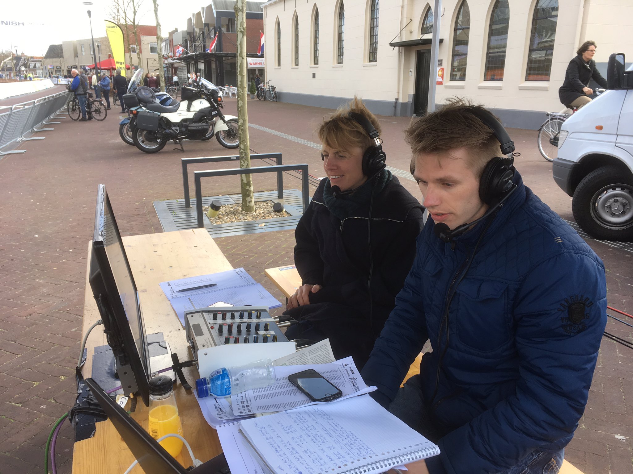 комментаторы