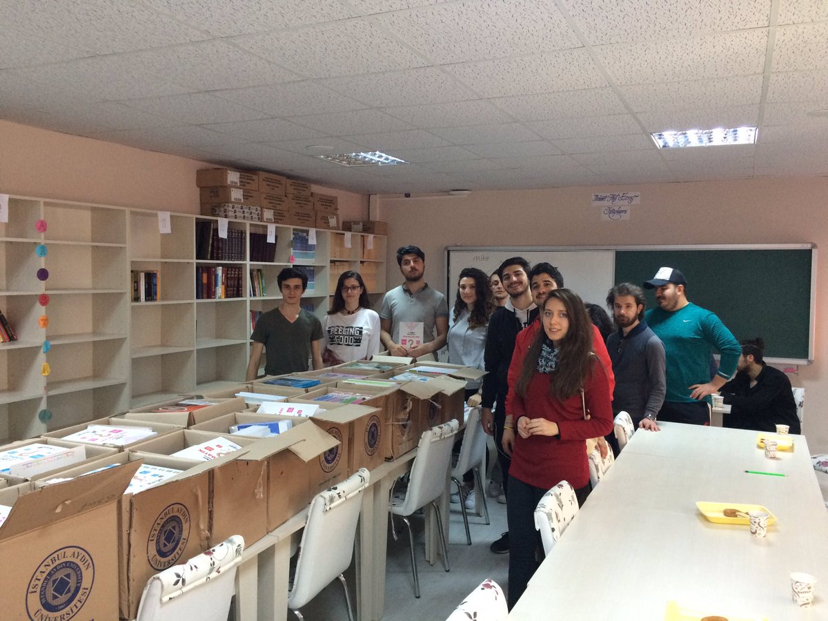 İzmir Kemalpaşa'da ortaokula yönelik kitap yardımlarımızı gerçekleştiriyoruz <a href="/drmaydin/">Prof. Dr. Mustafa AYDIN</a> <a href="/iau_sks/">SKS DAİRE BAŞKANLIĞI</a>