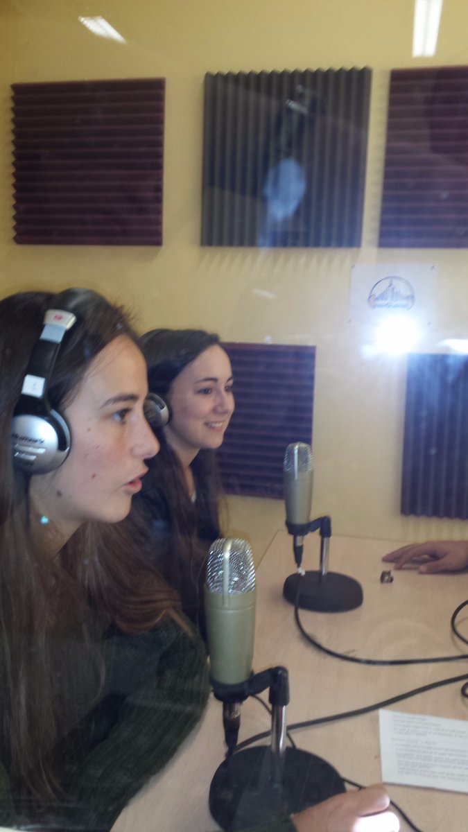 #FelizMiércoles Hoy los estudios siguen echando humo!!! Estudiantes del 2º curso de Sociología dándonos alegría!!