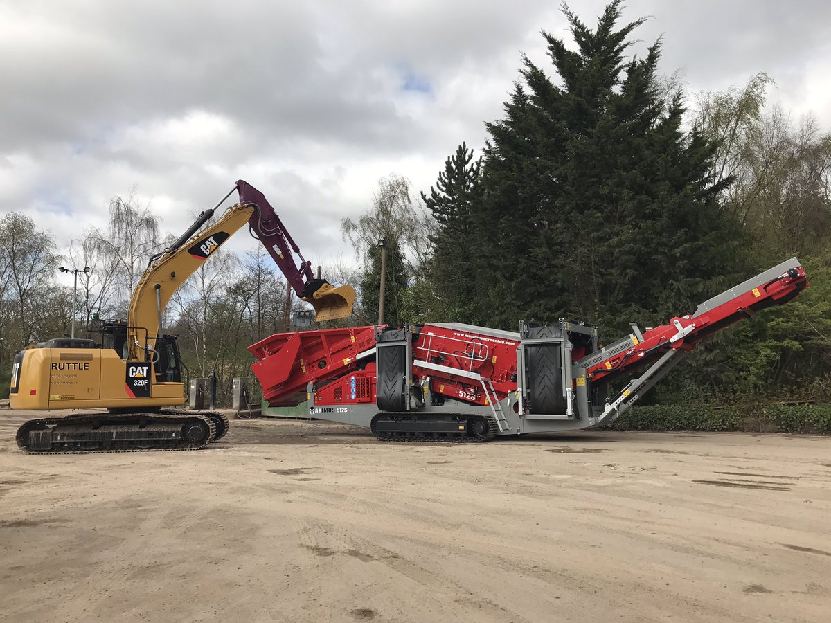 ruttleplant's tweet photo. New Maximus 512S Screener and a CAT 320F added to the hire fleet. Call now for great rates on all recycling equipment. #maximusscreening https://t.co/aOoyJSKacu