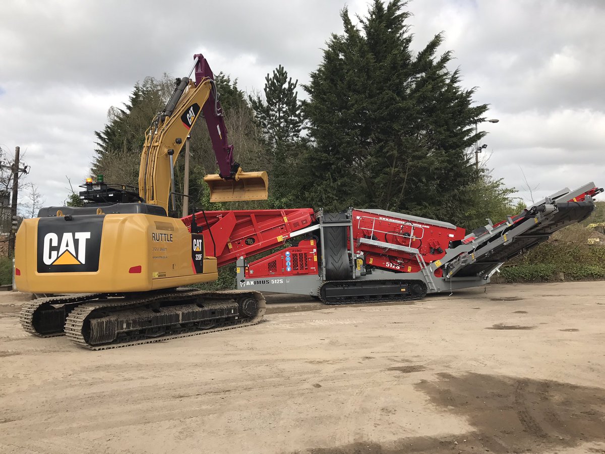 ruttleplant's tweet photo. New Maximus 512S Screener and a CAT 320F added to the hire fleet. Call now for great rates on all recycling equipment. #maximusscreening https://t.co/aOoyJSKacu