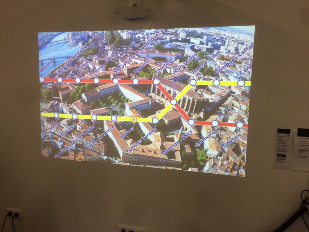 tekgui's tweet photo. Aujourd'hui le Coding Club d'@EpitechToulouse accueille 15 lycéens au @QuaiDesSavoirs pour créer un runner dans les rues de Toulouse ! https://t.co/fkx9Tox9sG