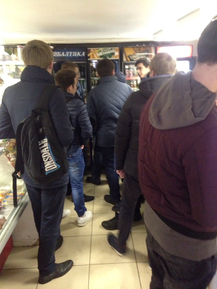 artyrka10's tweet photo. Это бодяга,здесь мы кушаем на большой перемене,чувствую скоро никто из нас пиццу даже видеть не захочет.. https://t.co/AhHYtNTwSq