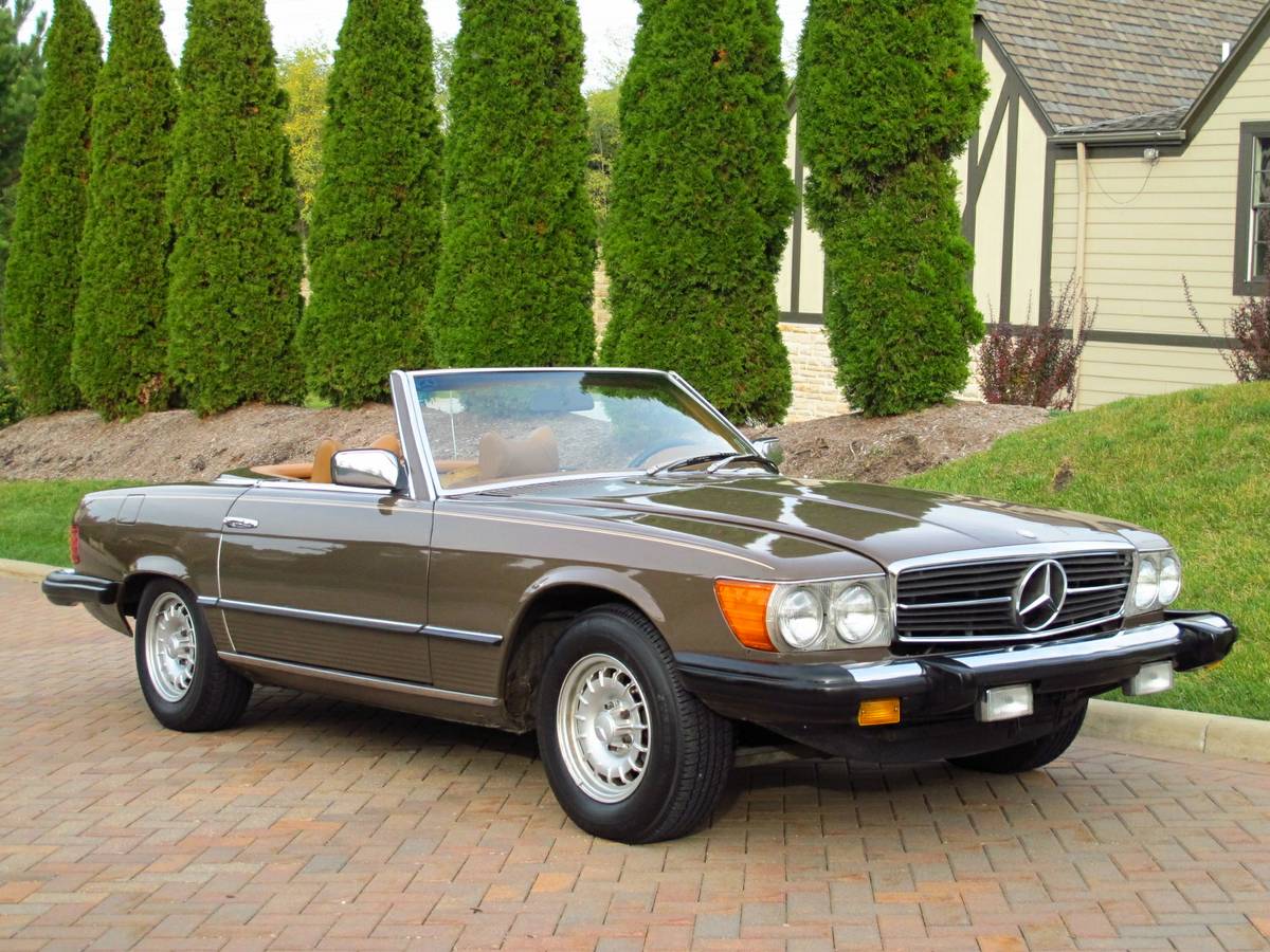 RetroCC's tweet photo. 1979 Mercedes 450SL vintage roadster - collectors condition #mbphoto #450sl #107 #classicbenz https://t.co/yYd4iN1BVf