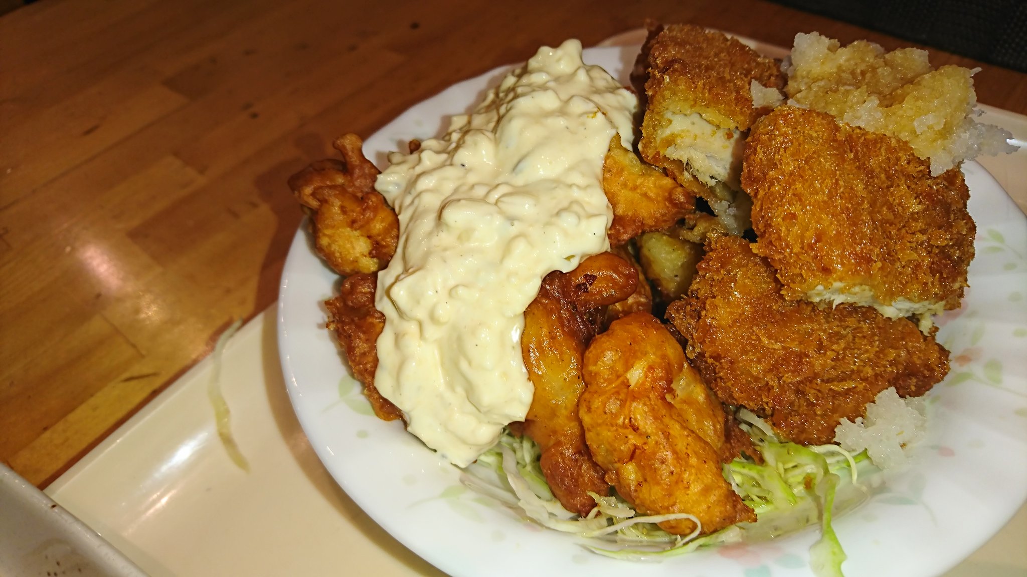 O Xrhsths きたお Sto Twitter 天下鳥ます からあげ酒場池袋東口店で とんかつからあげ定食ごはん鬼盛りからあげ 特盛りタルタルソースをいただきました 唐揚げはむね肉でさっぱり食べられます 次回は食べ飲み放題コースを利用したいと思います T Co