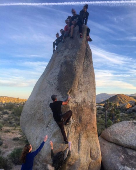 Déjate de rollos, la escalada son los amigos
