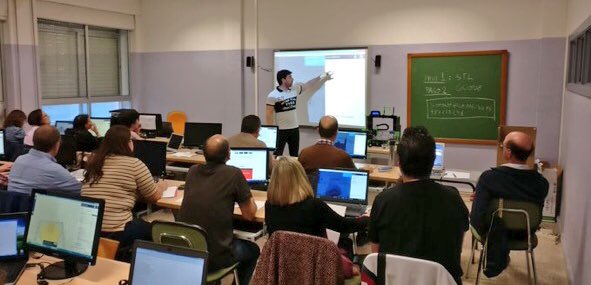 cfievalladolid's tweet photo. Finaliza el curso de Diseño e impresión en 3D en @cfievalladolid con una iniciación a realidad aumentada.Gracias @CITECMAT vía @tecno_CFIEVA https://t.co/NXygdJ0Xz0