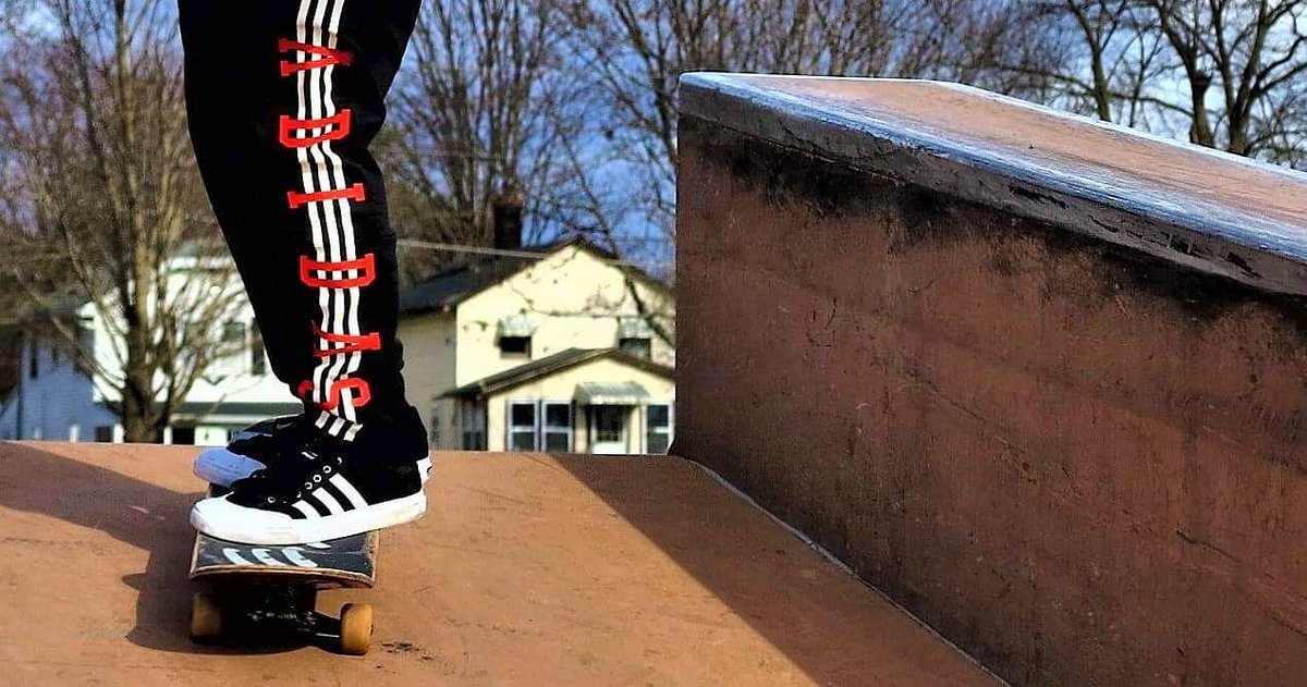 Remy_Treeze's tweet photo. Shot this for the bro and the guys at @adidas #adidas #skateboarding #photography #fresh #newshoes @adidasUS  #shoes #magazine @thrashermag https://t.co/cXoFstJw3w