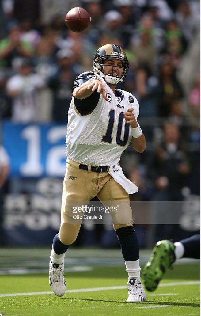 Happy Birthday to 2 former Rams greats, Marc Bulger and Dale \Boomer\ Hatcher.       