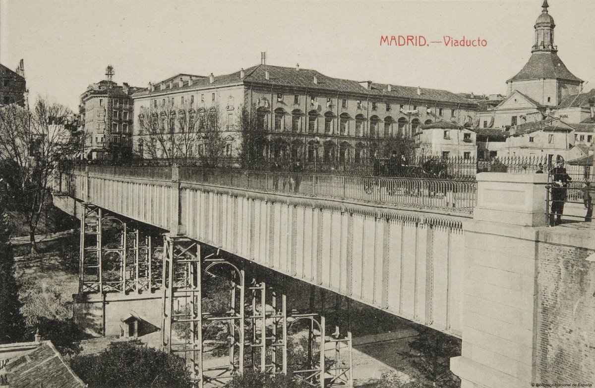gatopormadrid's tweet photo. En 1915, Madrid ya tenía un aspecto imponente. Fuente de Neptuno, Viaducto, Mercado de la Cebada y Puerta del Retiro. https://t.co/edR2kl9EkM