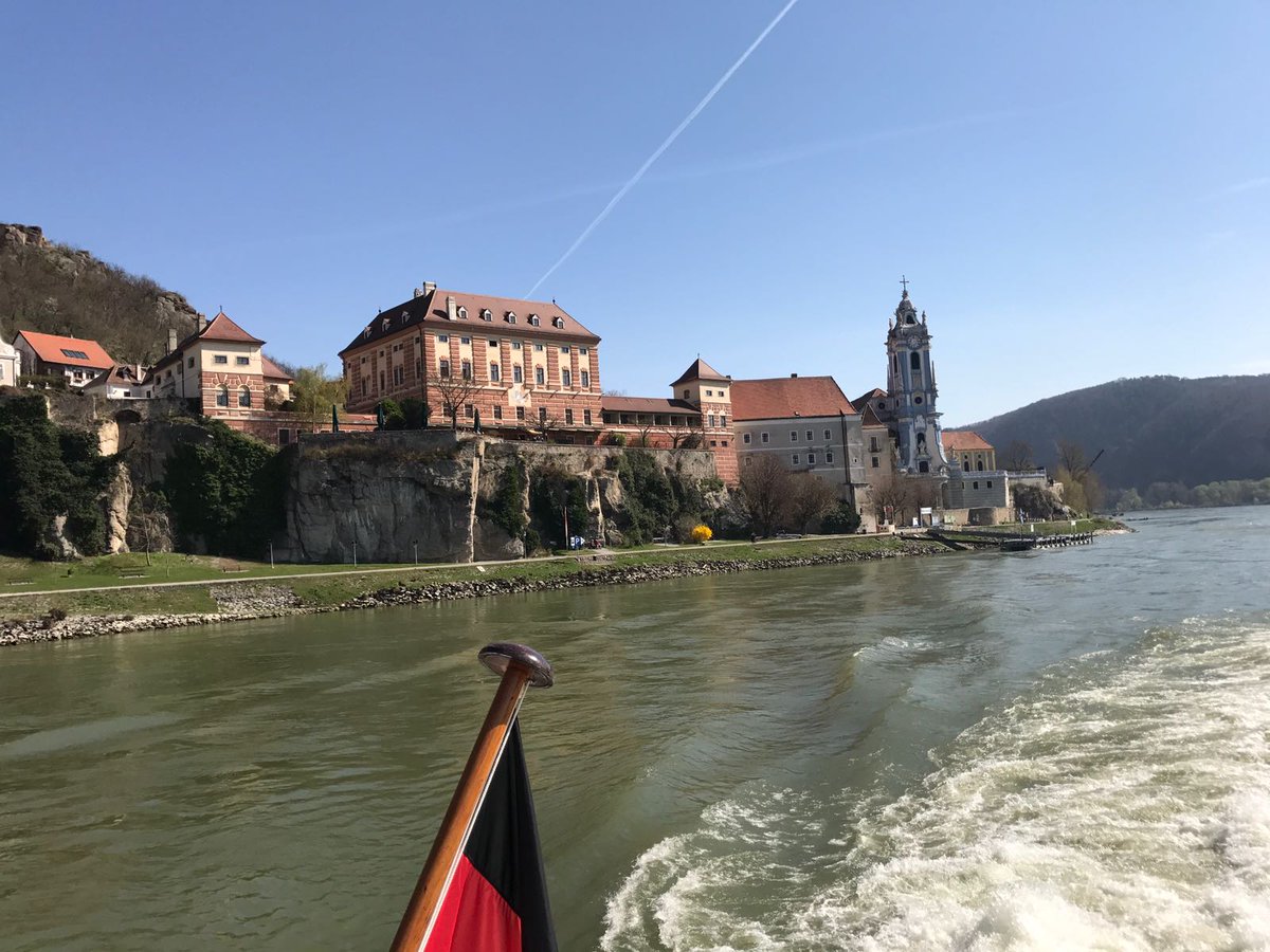 CrewsletterC's tweet photo. #Cruise Insiders at work - checking out the hotspots at the #Danube River for you. Learn more: https://t.co/Fr2BYQcwqe https://t.co/d8h6eKaq60