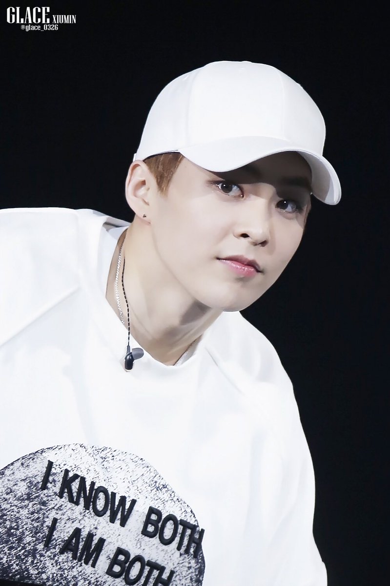 glace_0326's tweet photo. 170402 Exordium in SG
#시우민 #김민석 #xiumin 시우미-인💕💕 https://t.co/aXrkpfo1ZW